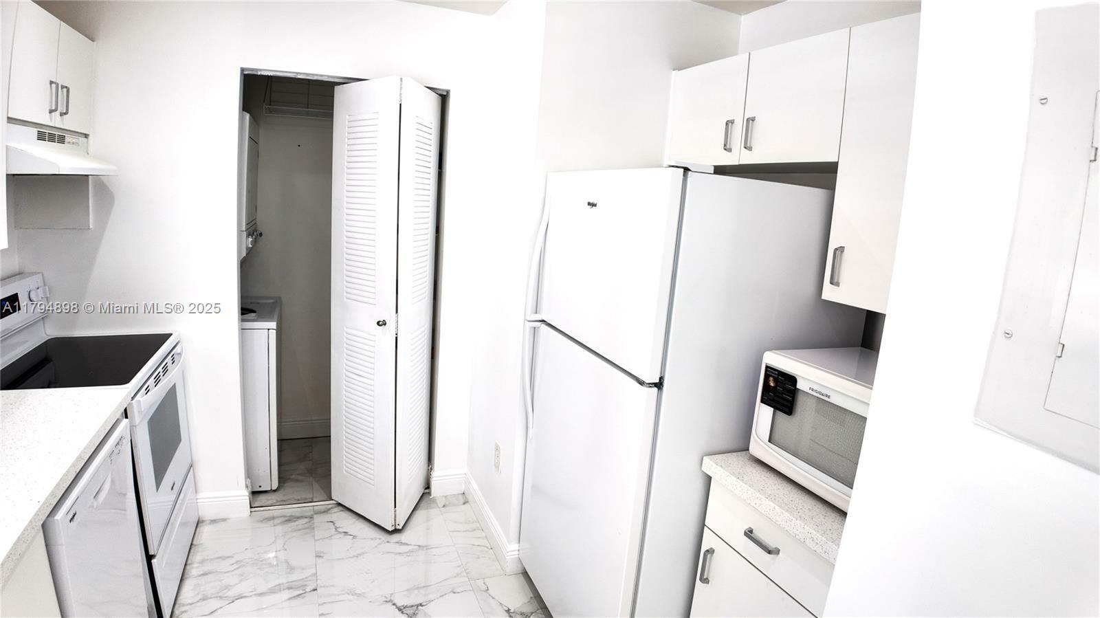 Property Photo: 14905 SW 80th St 211 FL 33193
