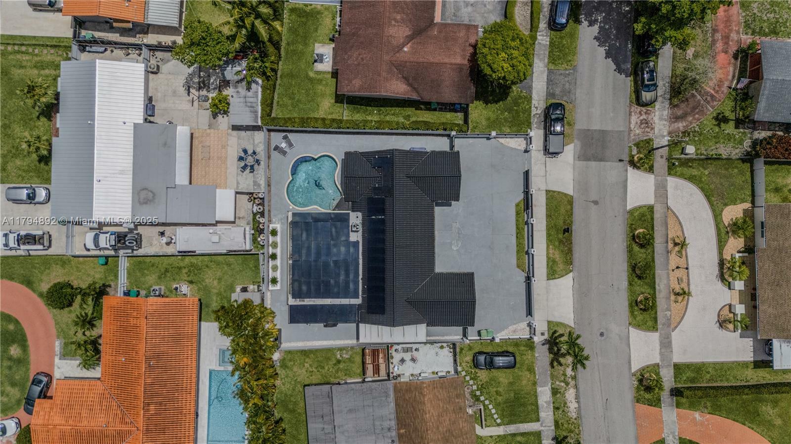Property Photo: 2901 Village Green Dr FL 33175
