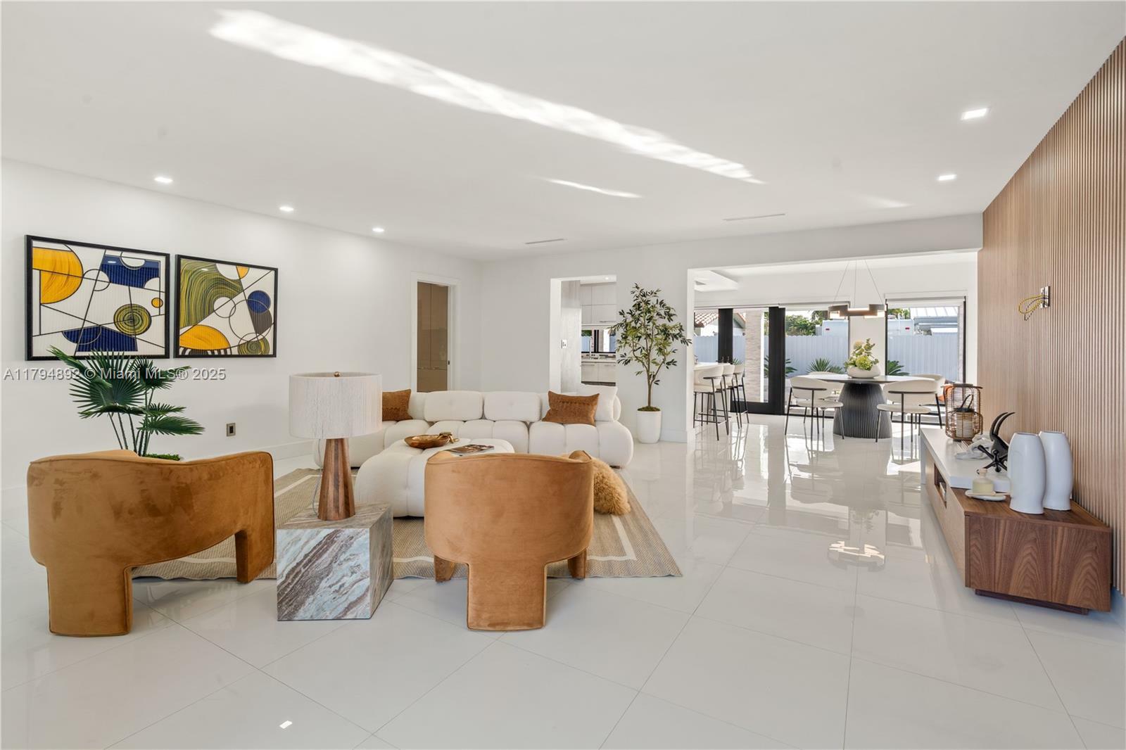 Property Photo:  2901 Village Green Dr  FL 33175 