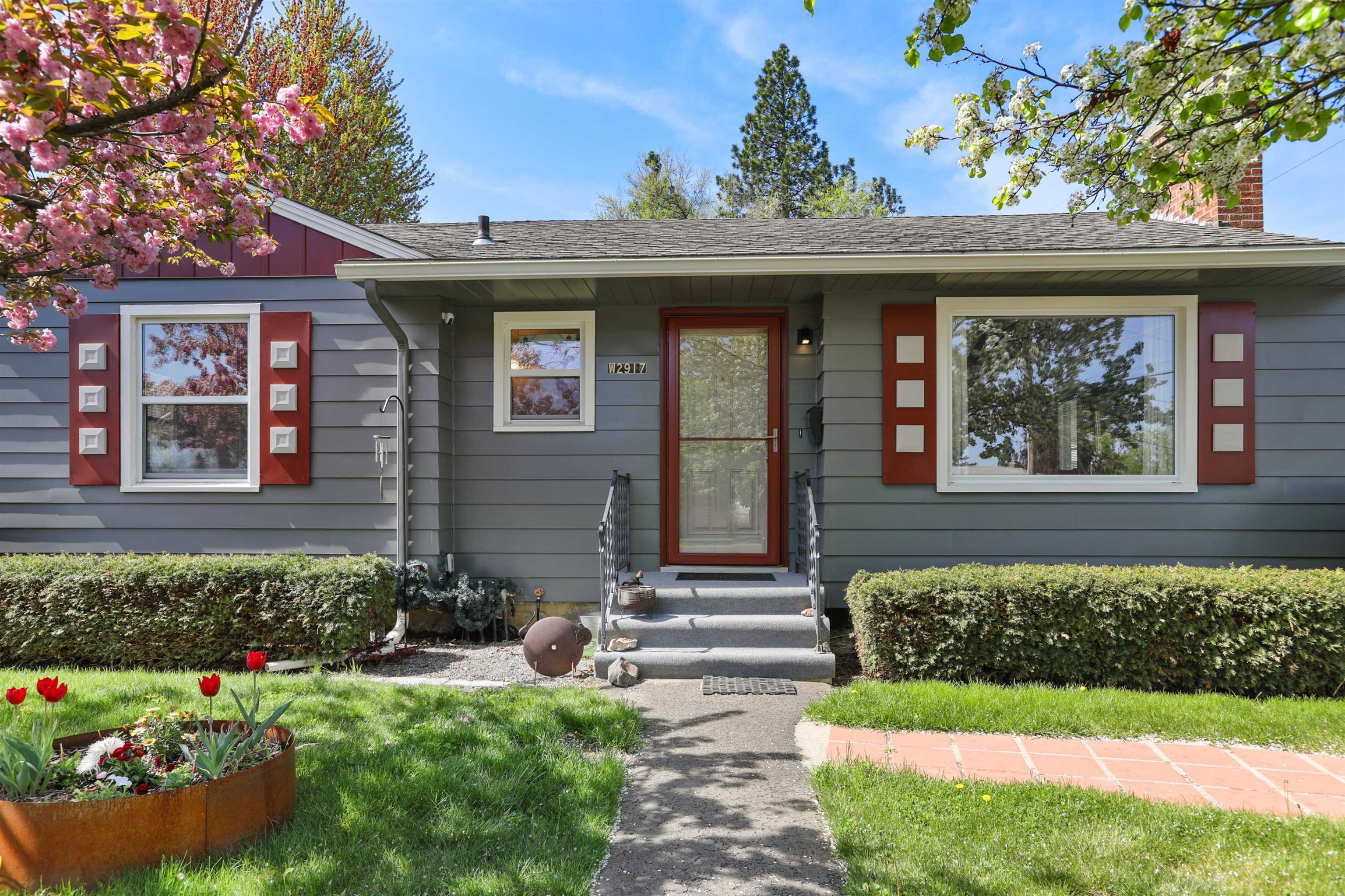 Property Photo: 2917 W Sanson Ave WA 99205