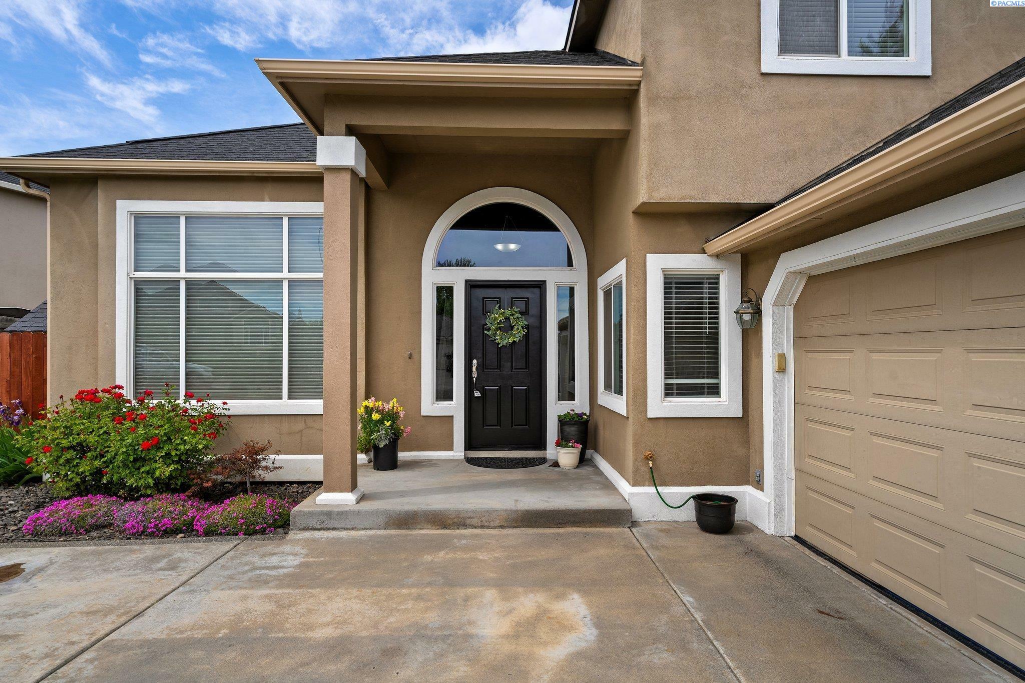 Property Photo: 3318 Nottingham Dr. WA 99352