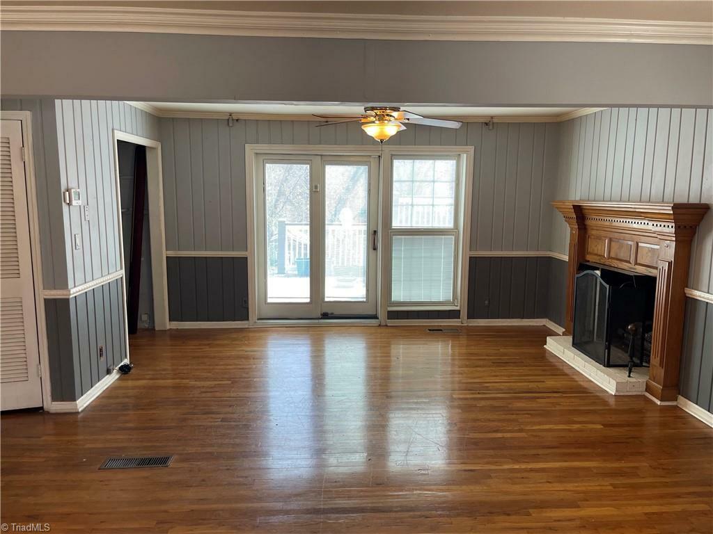 Property Photo: 157 Peace Haven Road N NC 27104