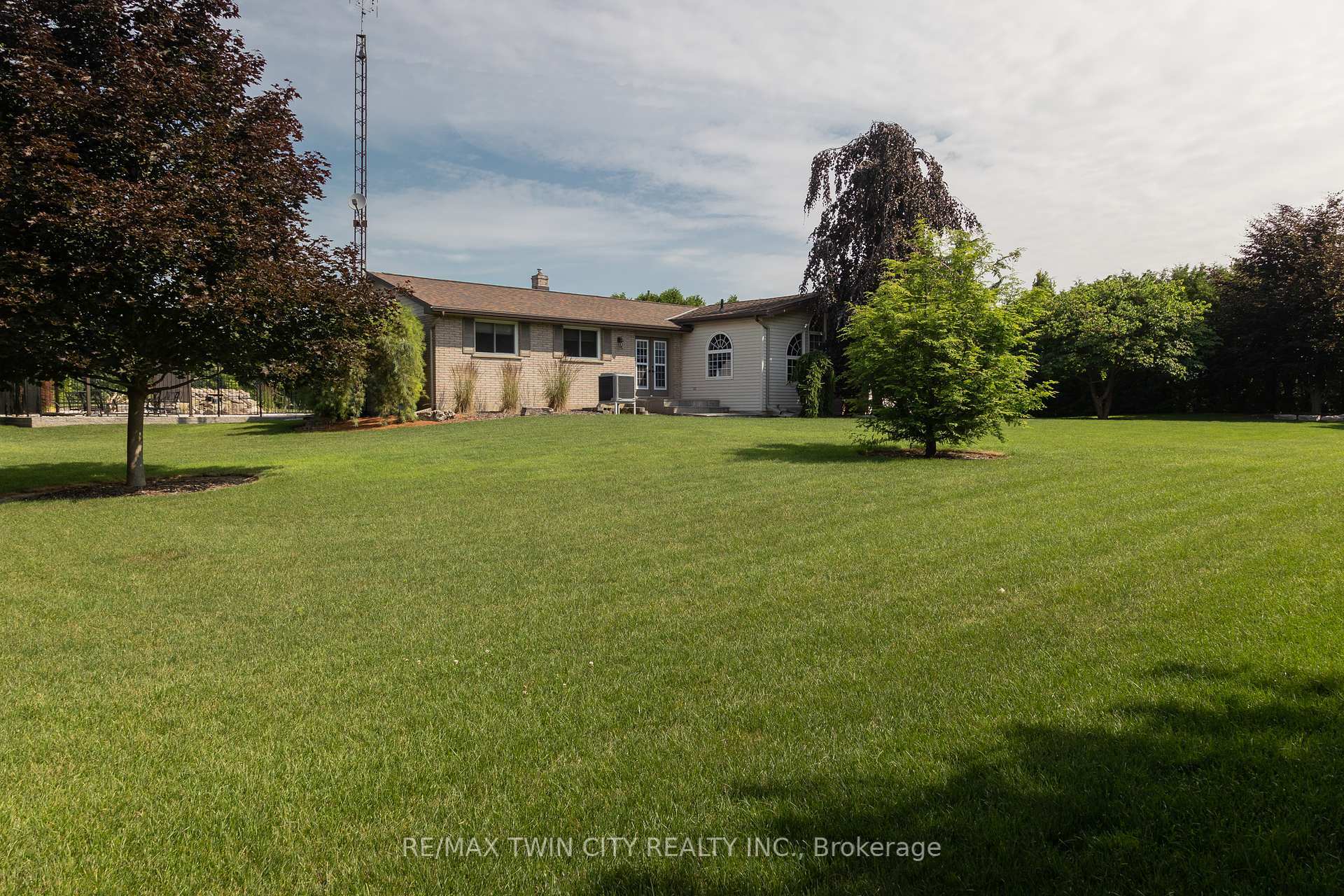 Photo de la propriété:  1409 Charlotteville Rd. 5 N/A  ON N3Y 4K1 