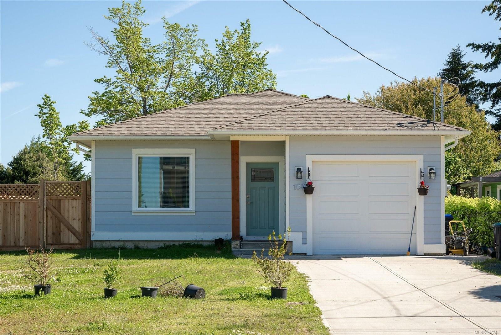Property Photo: 104 Lee Ave BC V9P 1L9