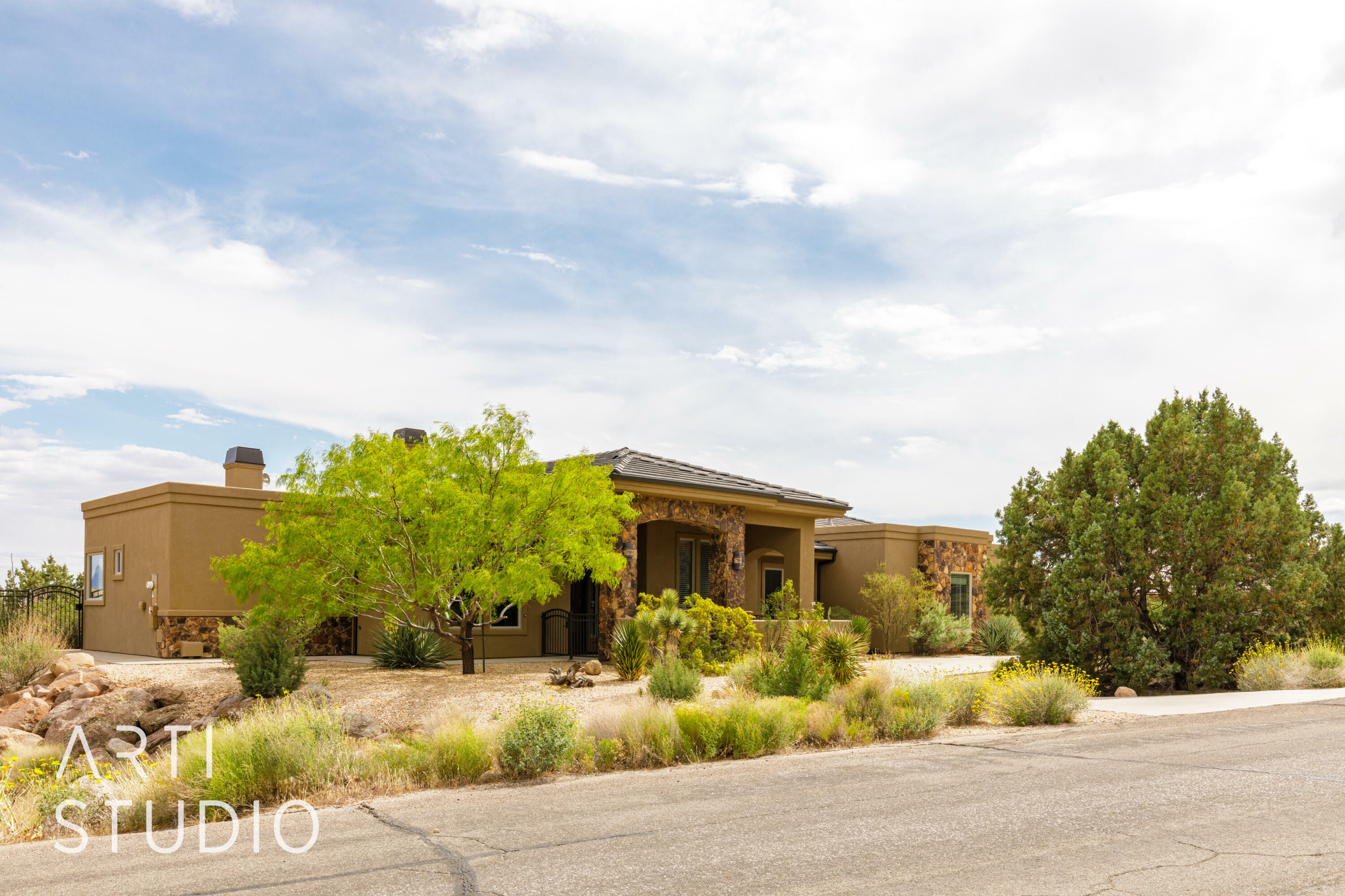 Property Photo: 415 W Silver Hills Rd UT 84746