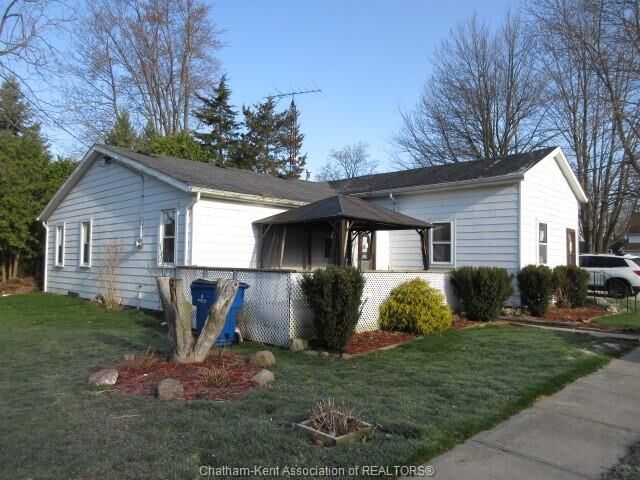 Property Photo:  258 William Street  ON N0P 1M0 