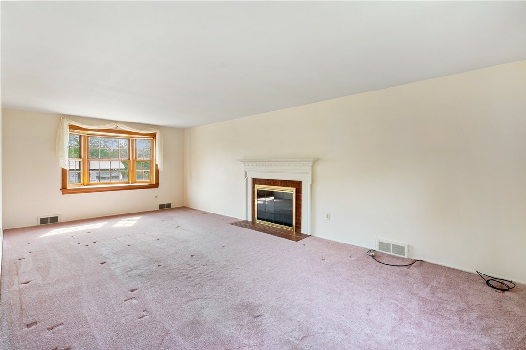 Property Photo: 327 Pinehaven Drive PA 15241