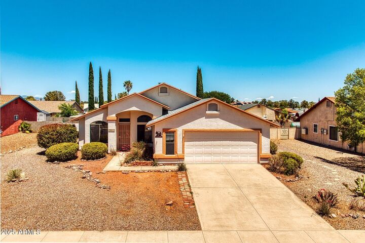 5041 Calle Cumbre --  Sierra Vista AZ 85635 photo