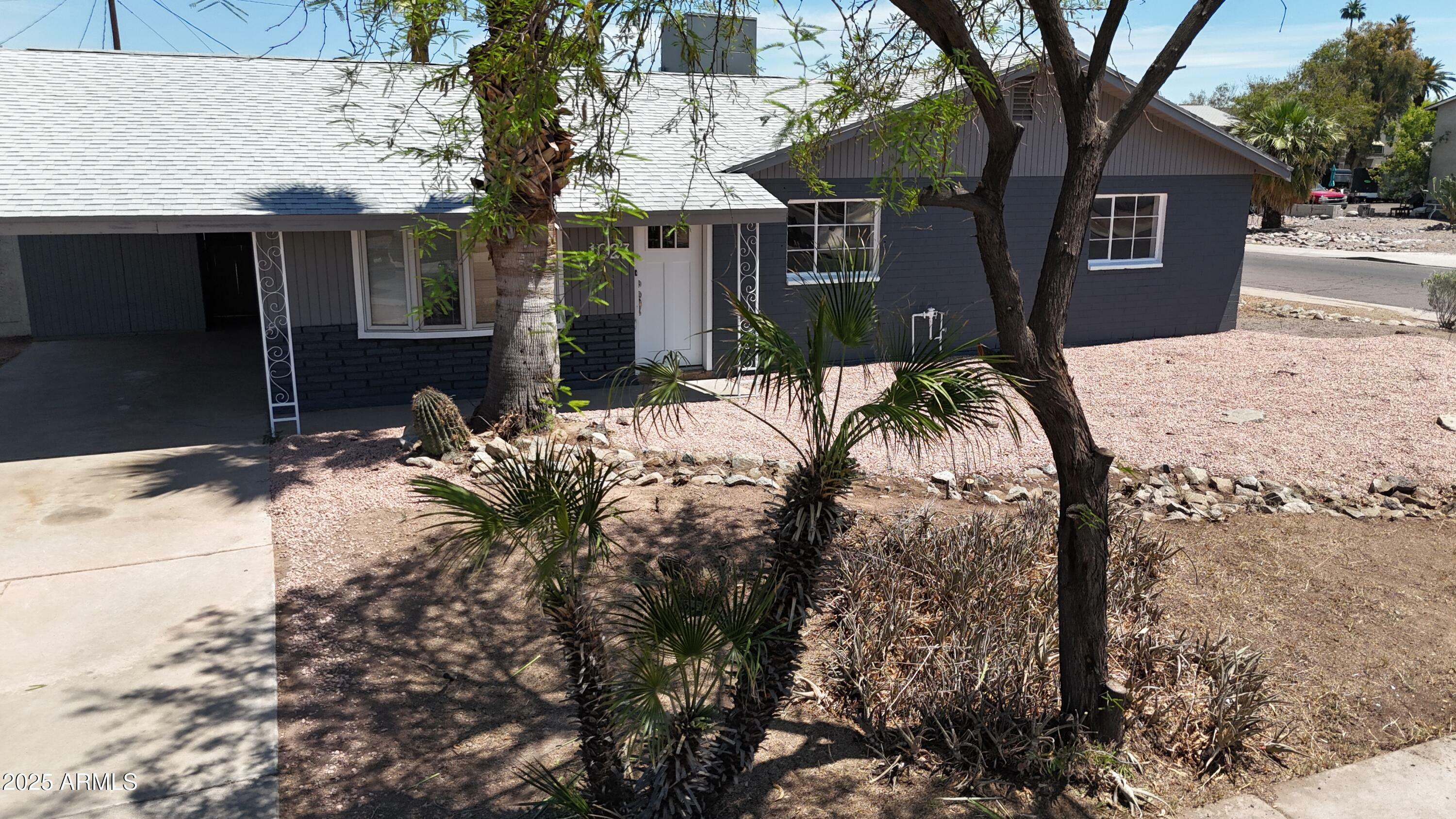 Property Photo:  1027 S Lola Lane  AZ 85281 