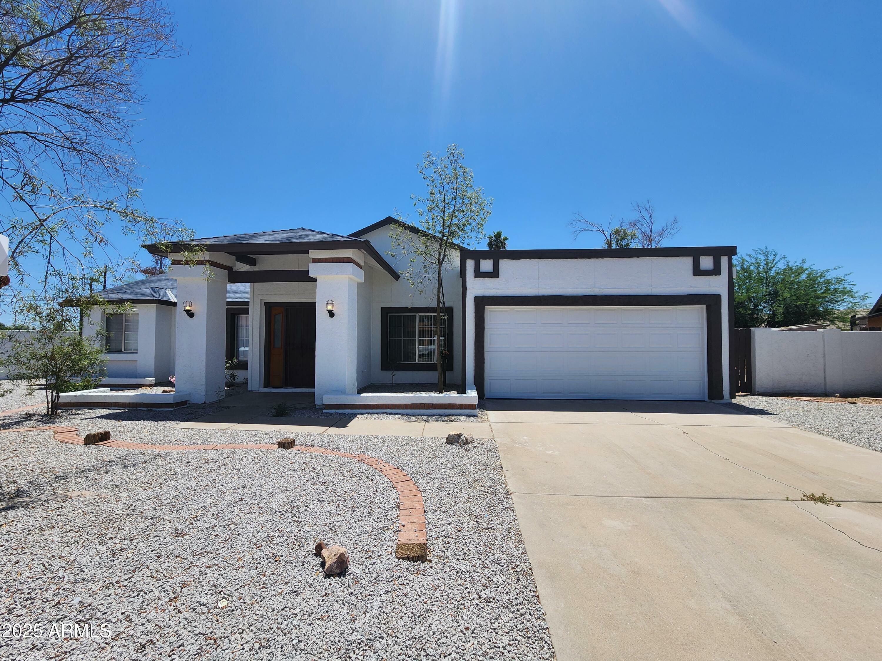 6701 W Monterey Way  Phoenix AZ 85033 photo