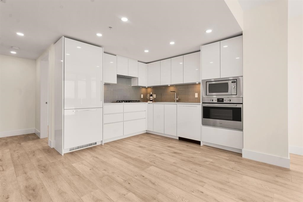 Property Photo: 802 10428 Whalley Boulevard Sl 54 BC V3T 0W2