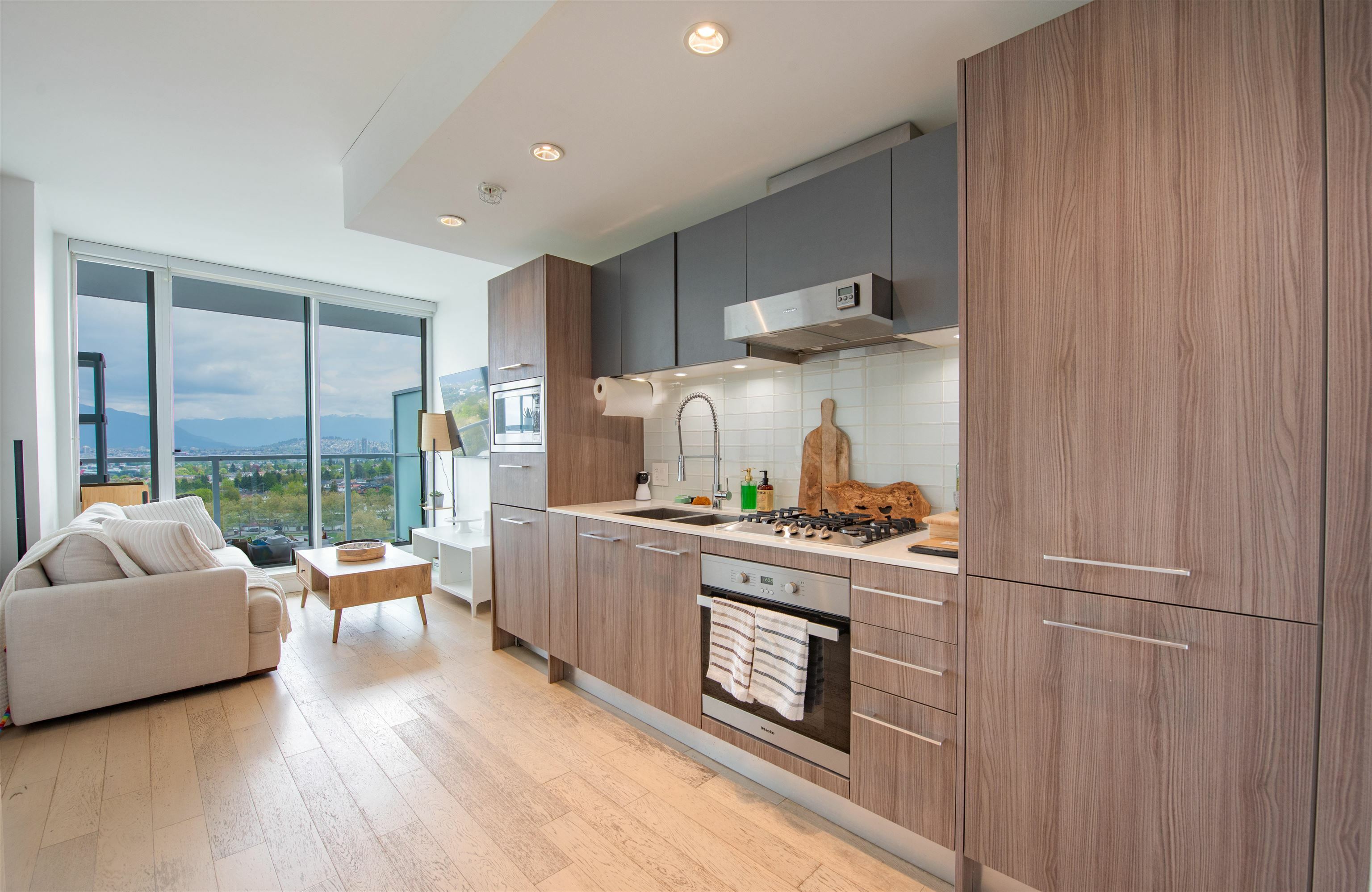 Photo de la propriété: 2220 Kingsway 1703 BC V5N 2T7