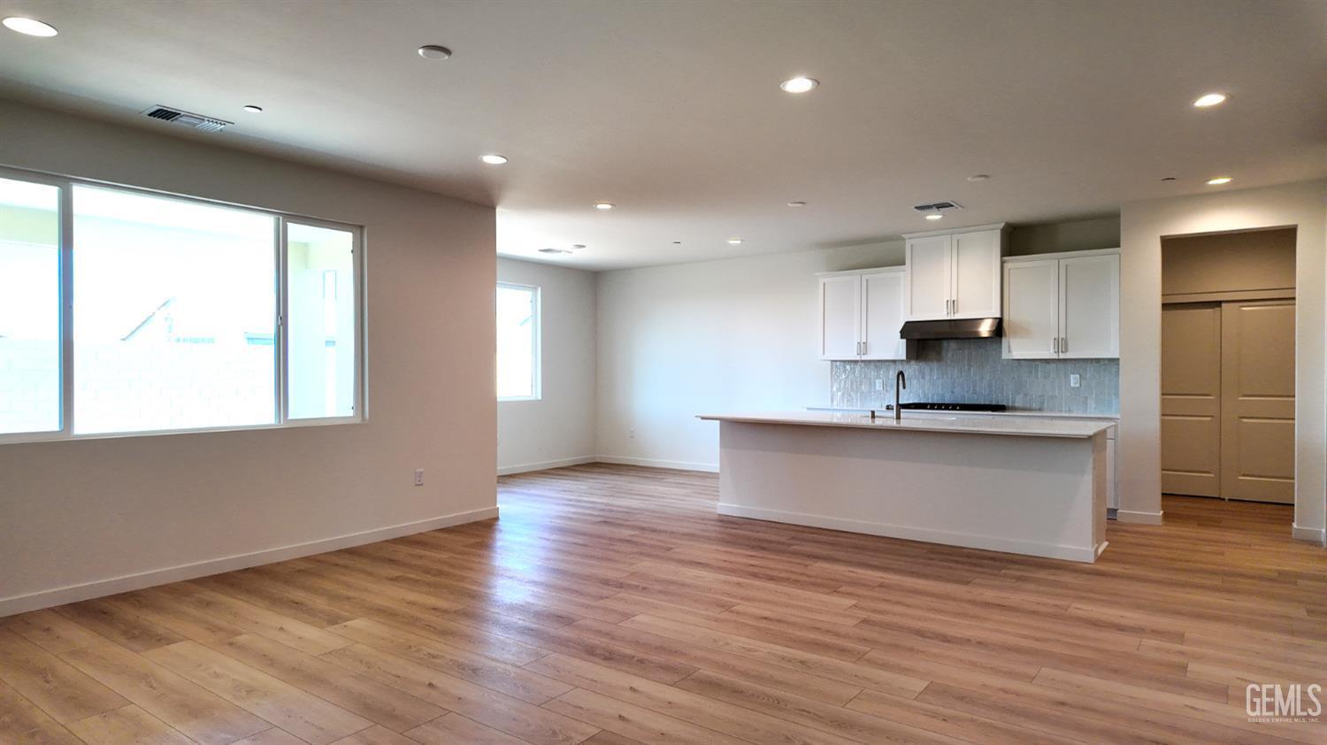 Property Photo: 12801 Kinnick CA 93311