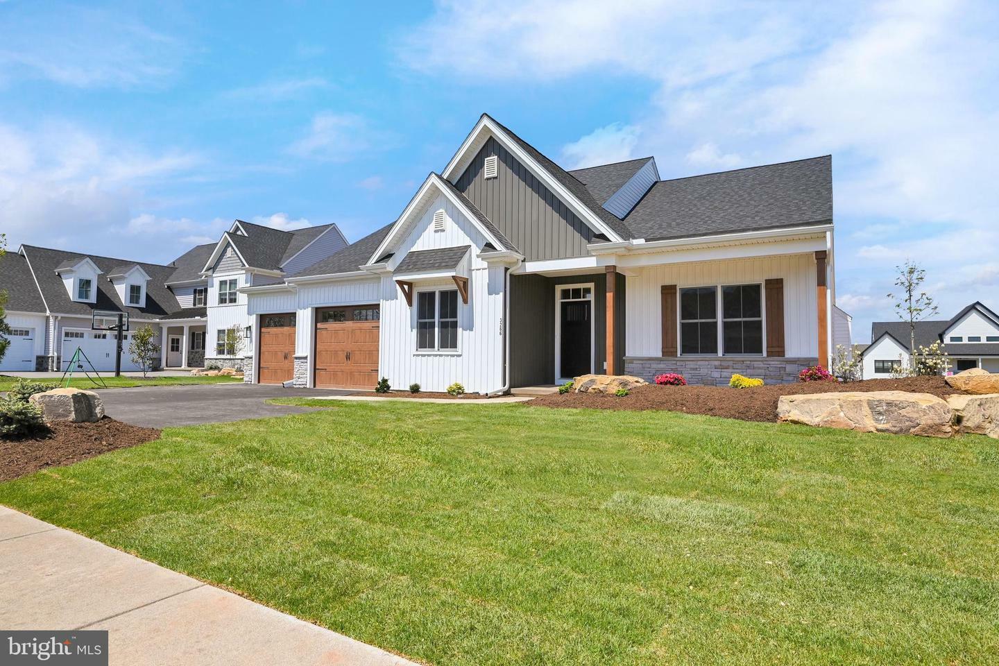 Property Photo: 774 Oxford Drive 7 PA 17406