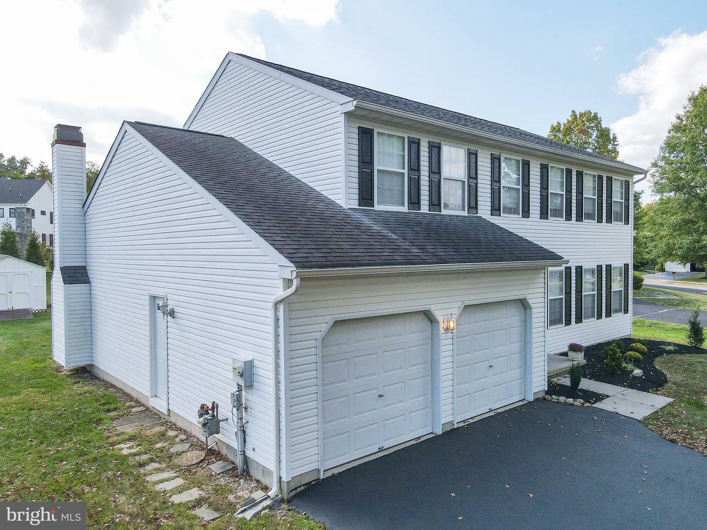 Property Photo: 951 Scarlet Oak Drive PA 18914
