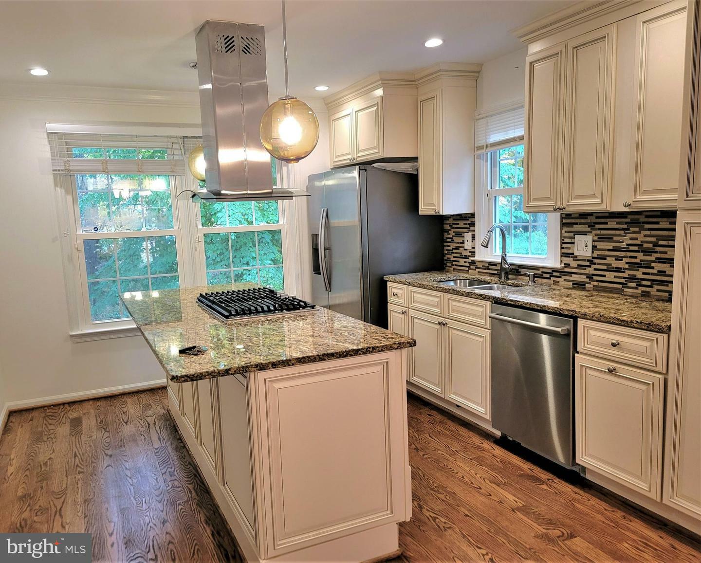 Property Photo: 9446 Cloverdale Court VA 22015