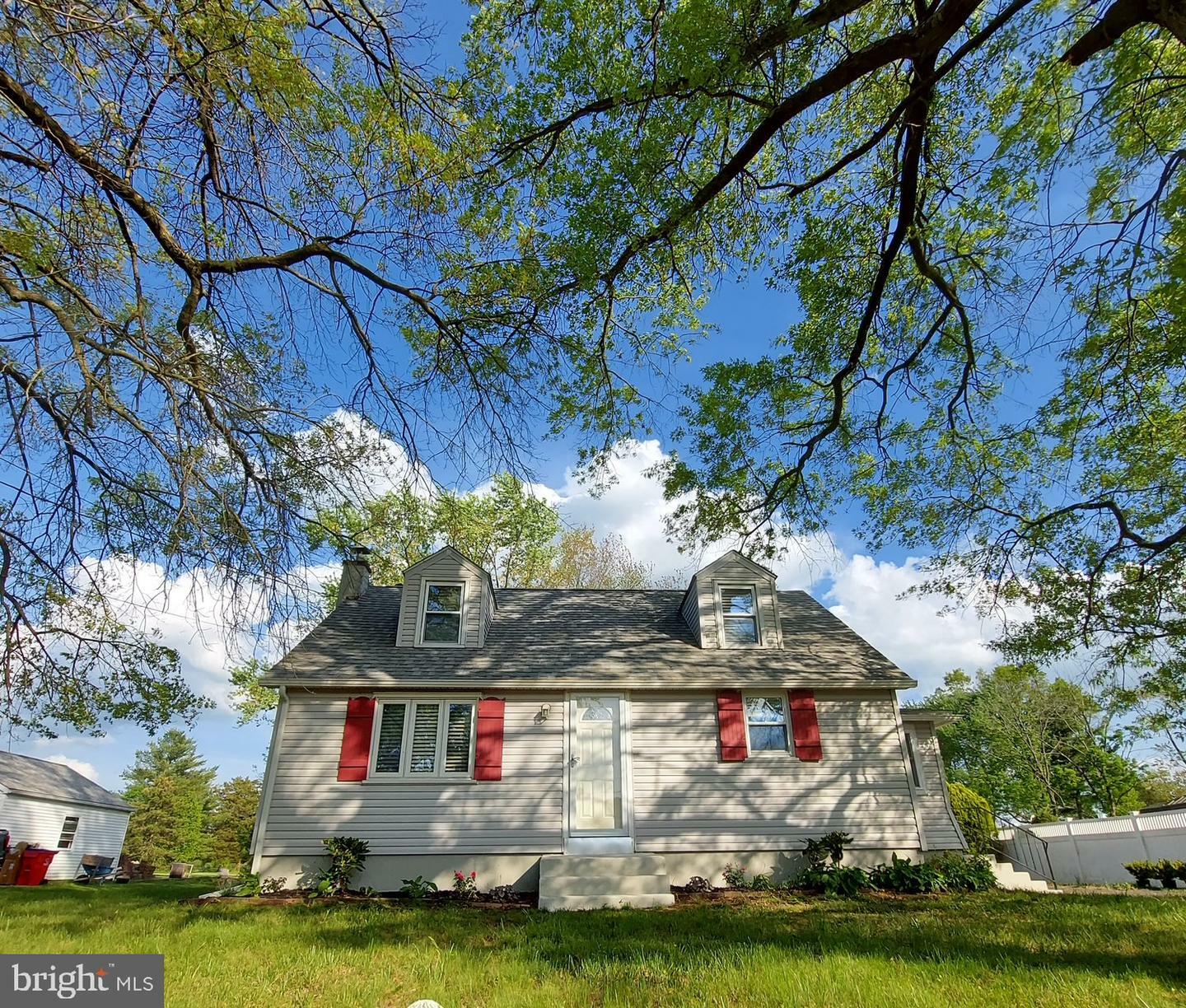 Property Photo: 1506 Hilltop Road PA 19464