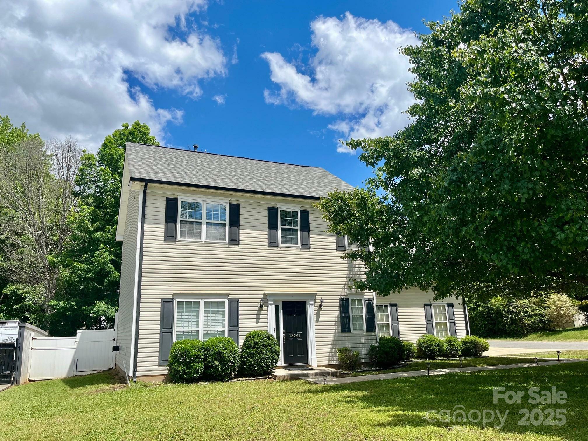 13241 Woodland Farm Drive  Charlotte NC 28215 photo