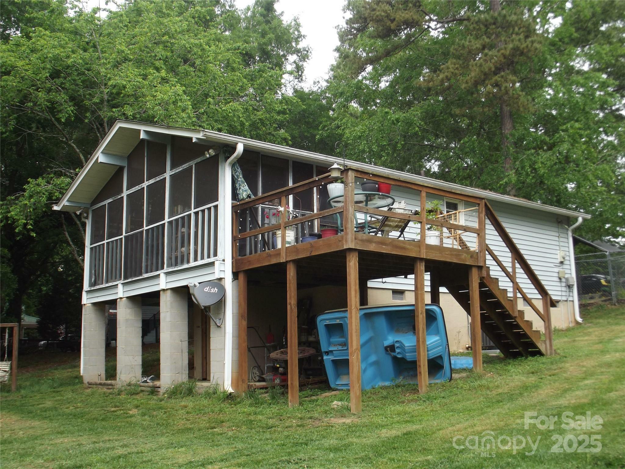 Property Photo:  6813 Navajo Trail  NC 28673 