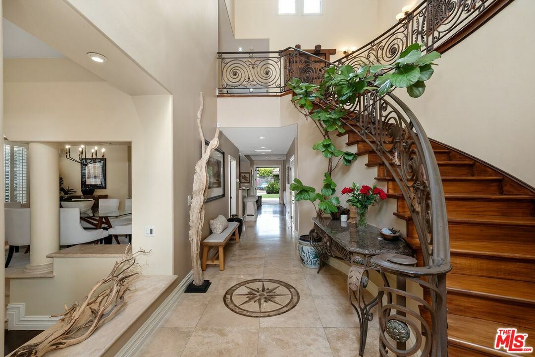 Property Photo: 1059 Princeton St CA 90403