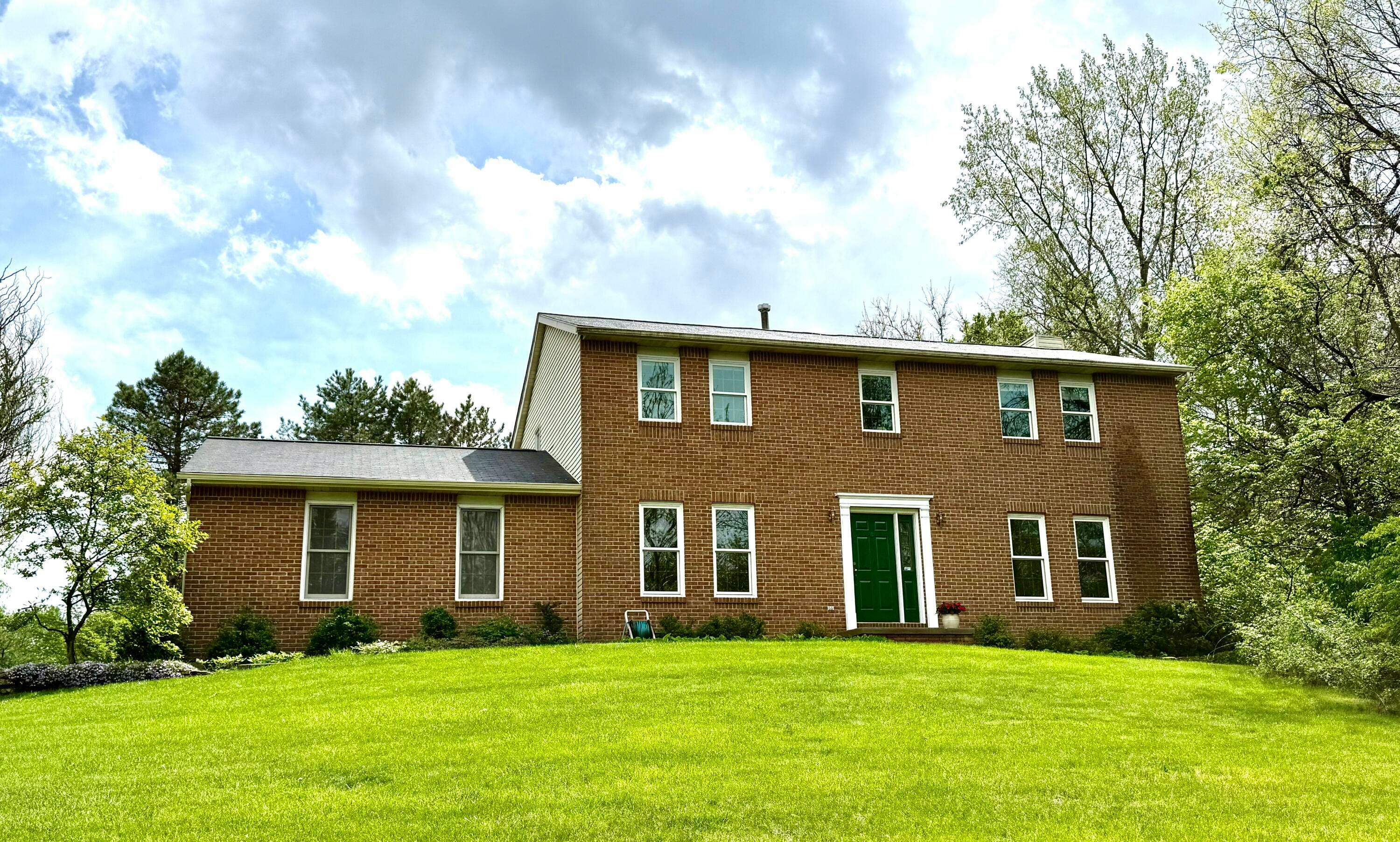 Property Photo: 5961 Hayden Run Road OH 43026