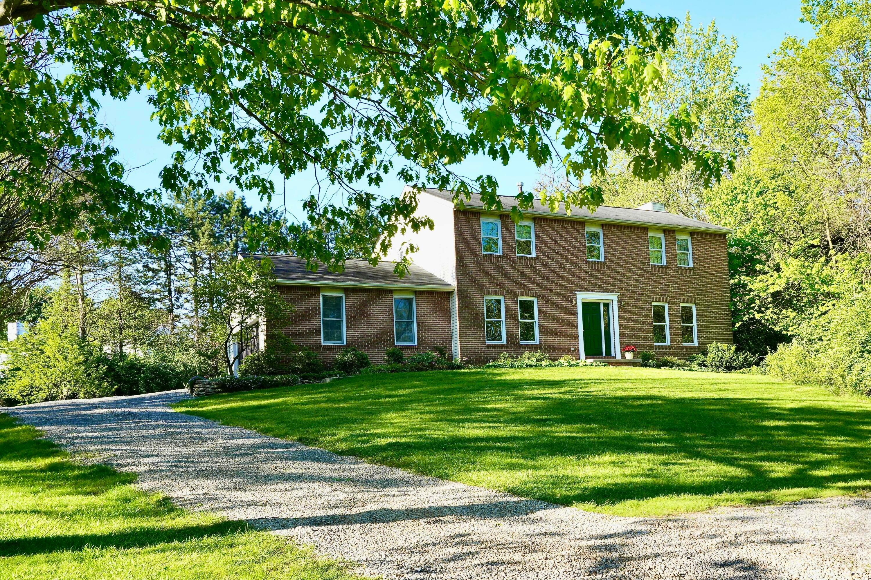 Property Photo: 5961 Hayden Run Road OH 43026