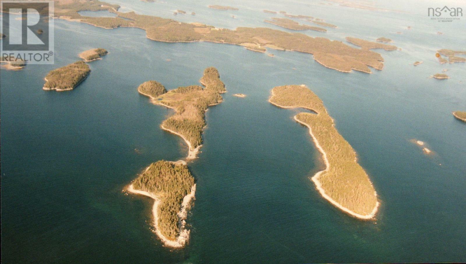 Photo de la propriété:  Hartlings Island  NS B0J 2K0 