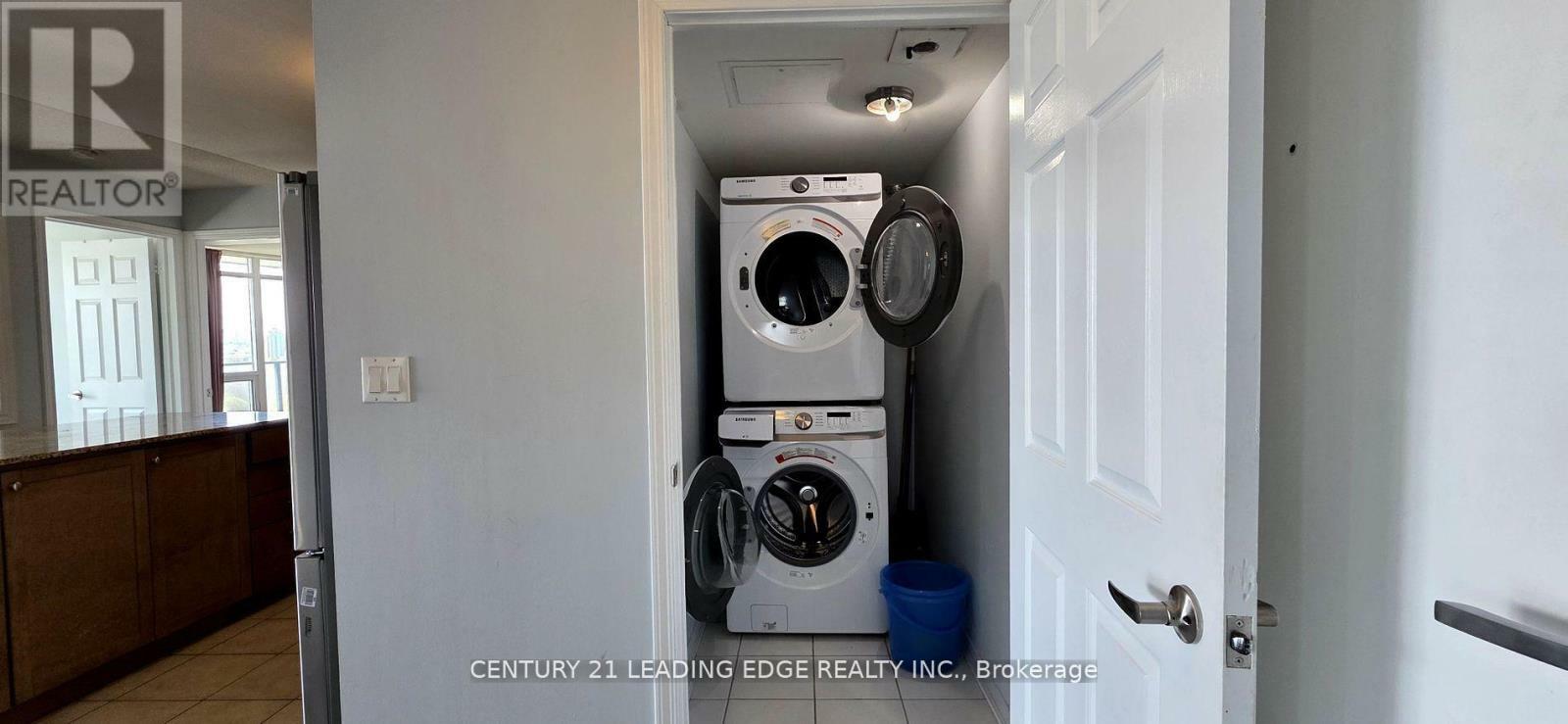 Property Photo: 18 Valley Woods Road Ph204 ON M3A 0A1