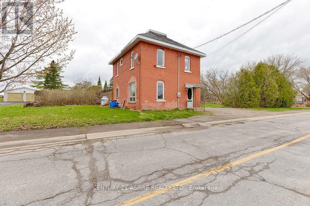 Property Photo: 19 Lacroix Bay Road ON K0J 2L0