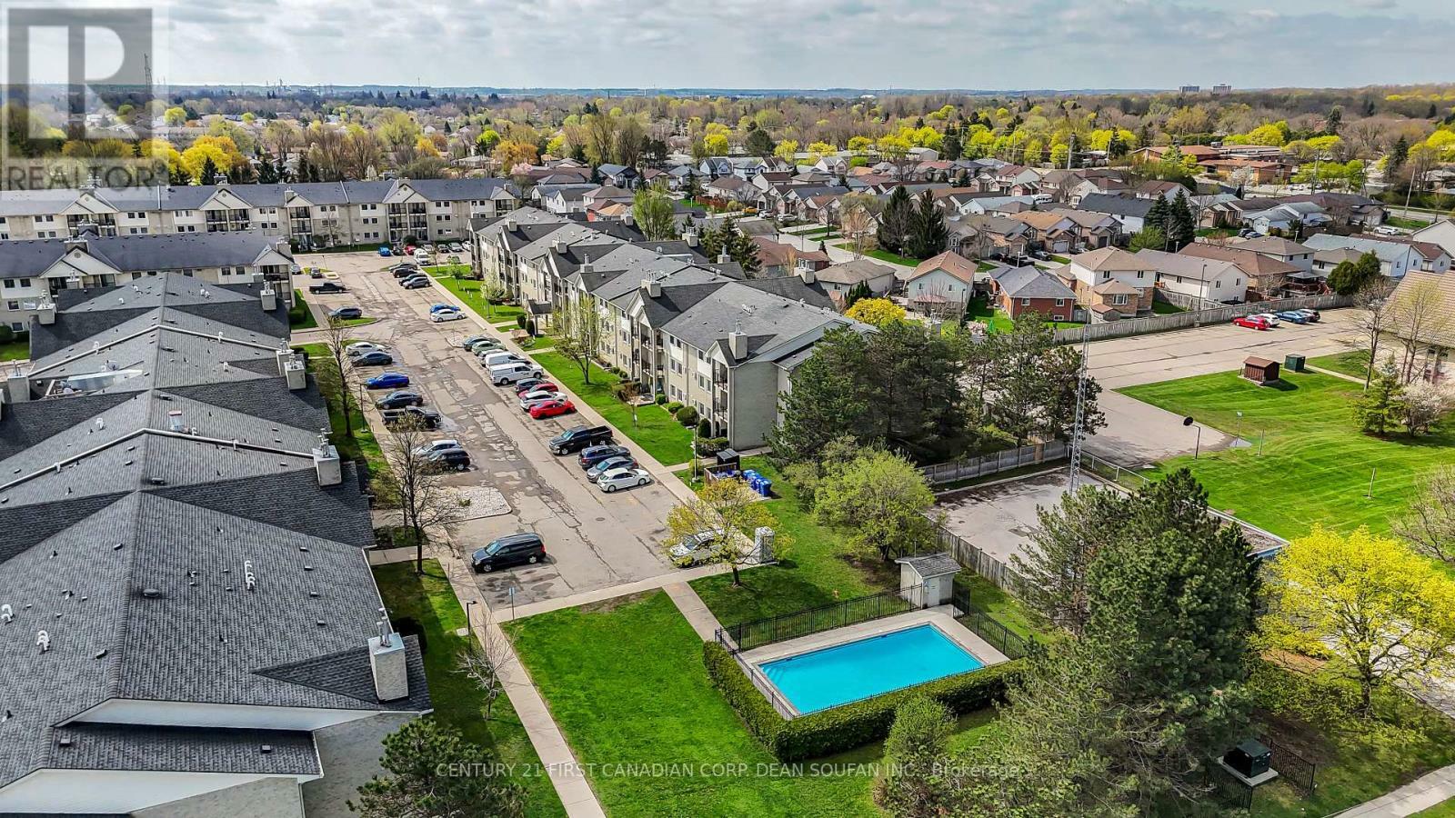 Property Photo: 733 Deveron Crescent 304 ON N5Z 4X7