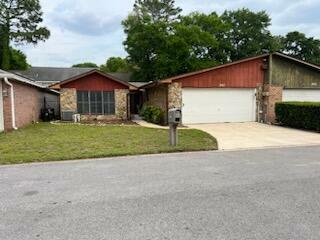 Property Photo: 947 Holbrook Circle FL 32547