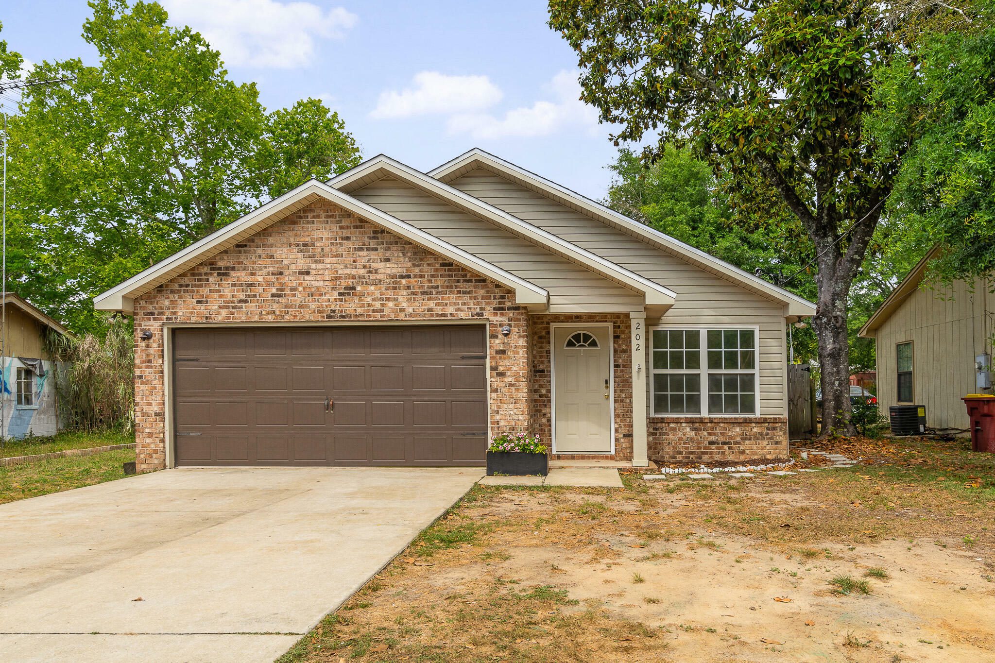 Property Photo: 202 Mc Arthur Street FL 32539