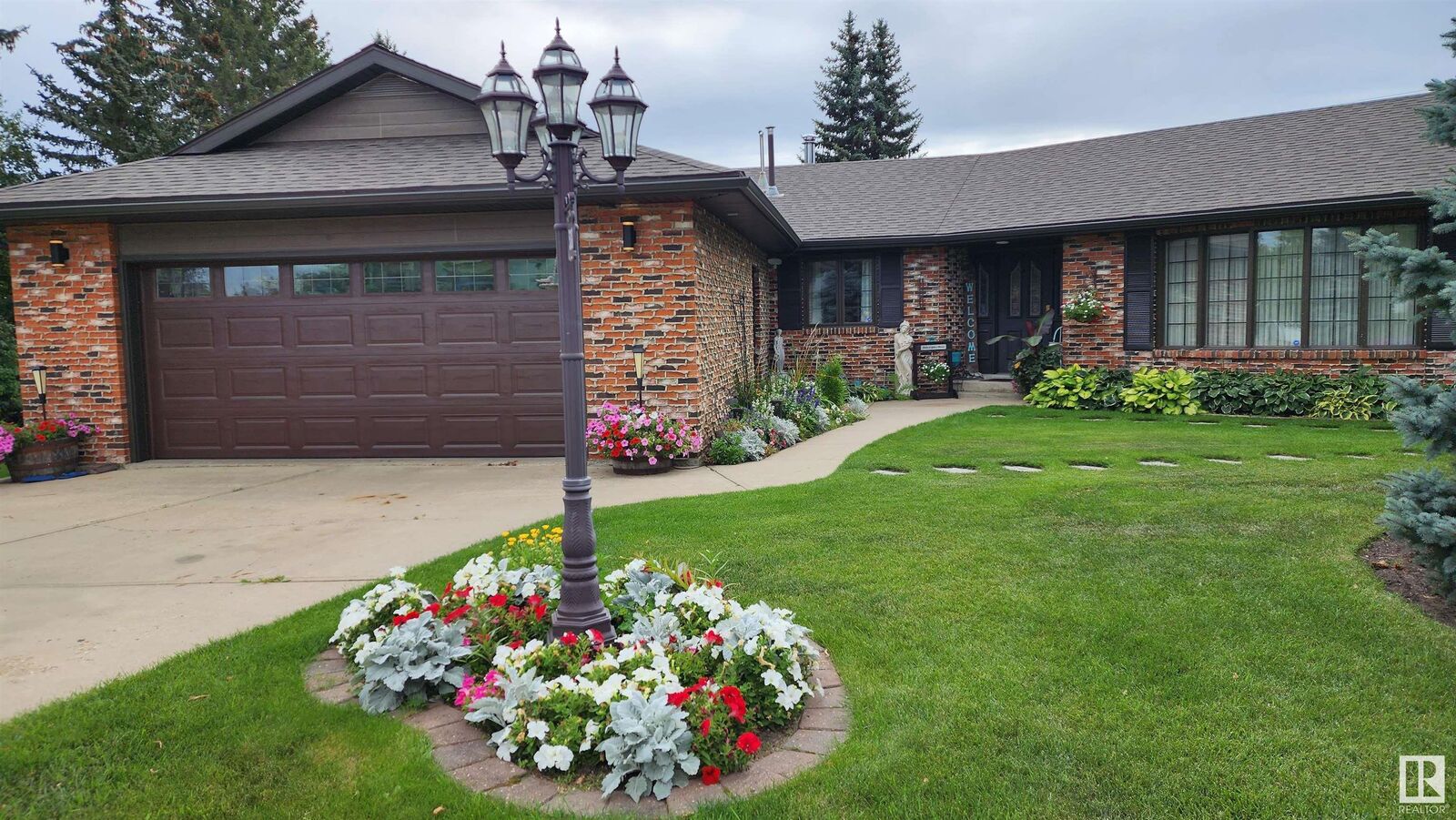 Property Photo: 5307 Ravine Drive AB T0A 1A0