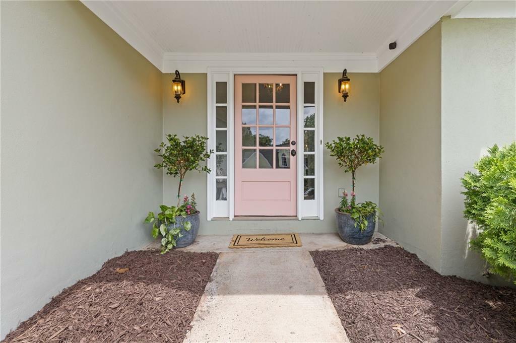 Property Photo: 1970 Glen Eves Drive GA 30076