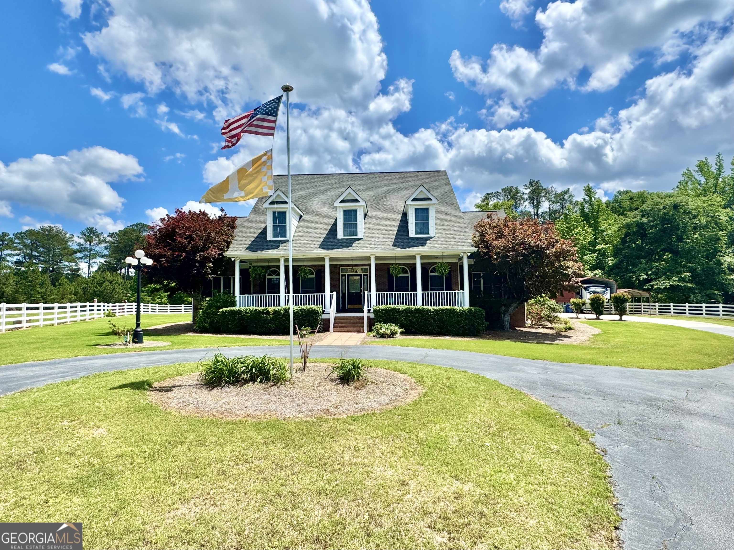 Property Photo: 382 Knox Chapel Road GA 30025