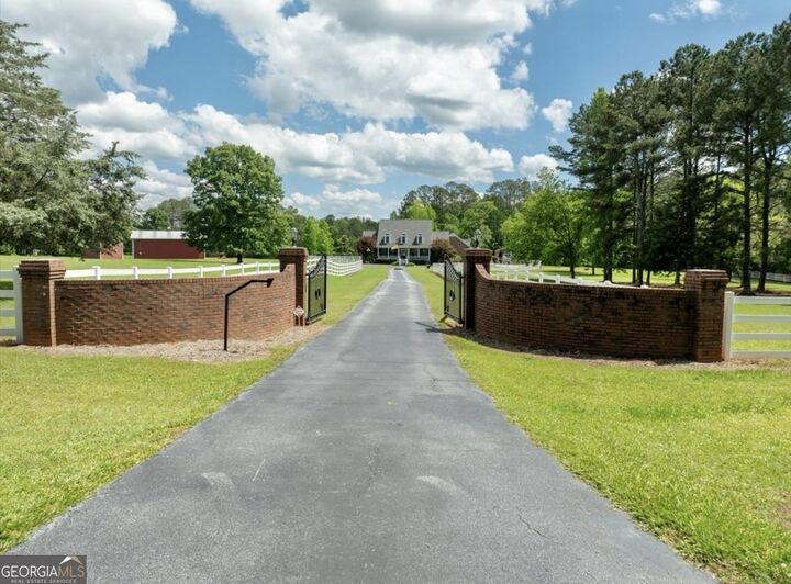 Property Photo: 382 Knox Chapel Road GA 30025