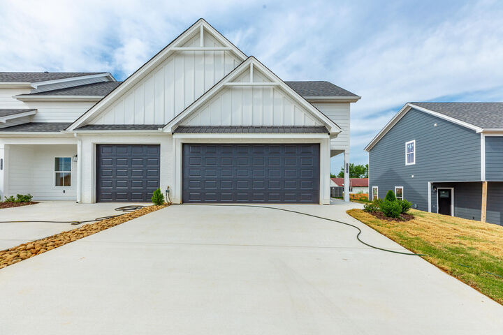 Property Photo: 3228 Green Turtle Lane NE TN 37323