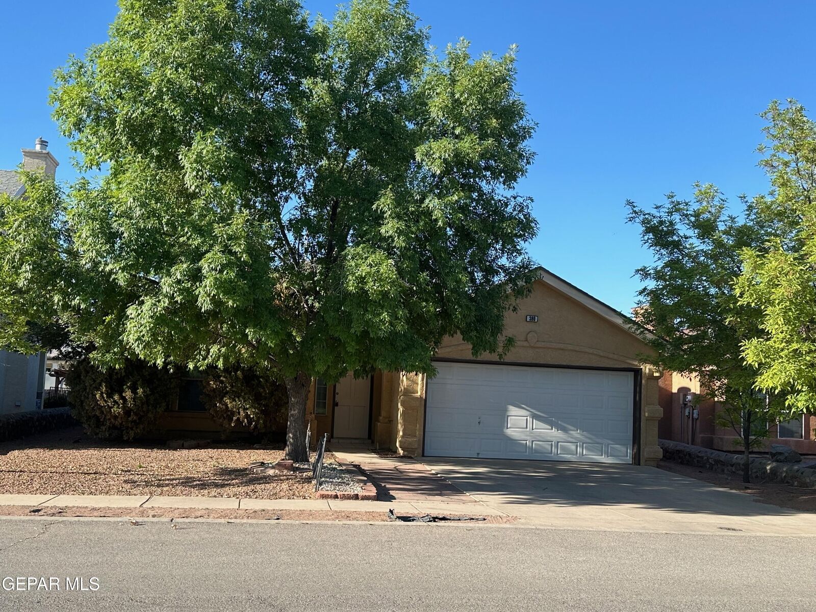 Property Photo: 380 Jardin Bello Avenue TX 79932