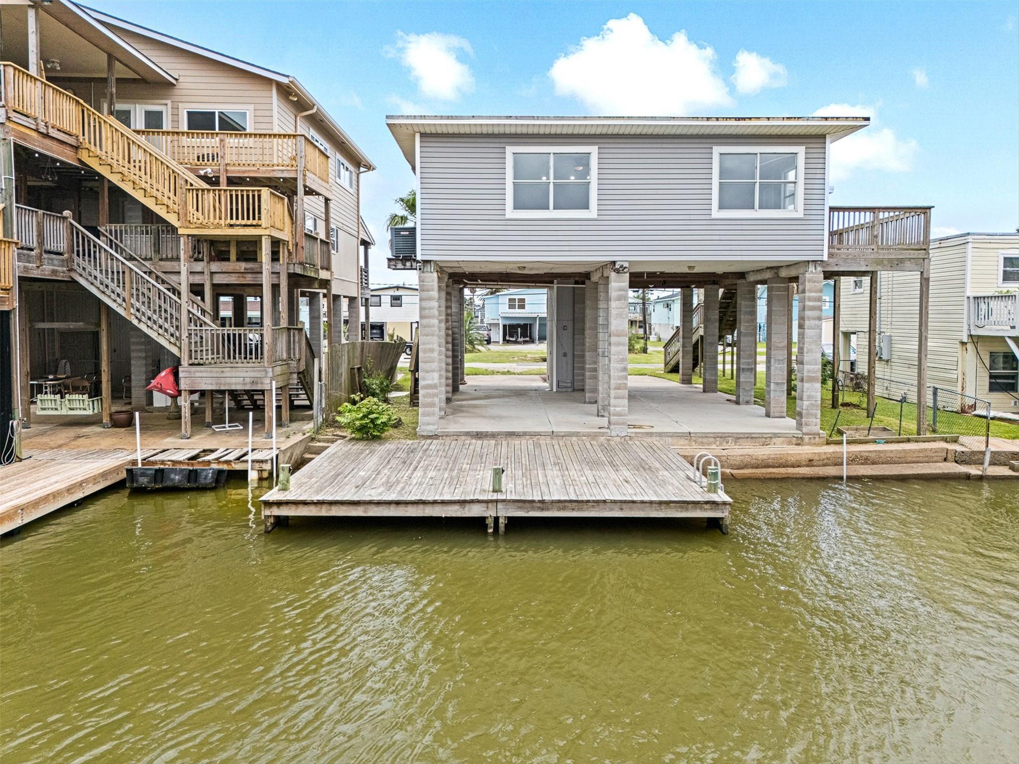 Property Photo: 21 Edgewater Street TX 77563
