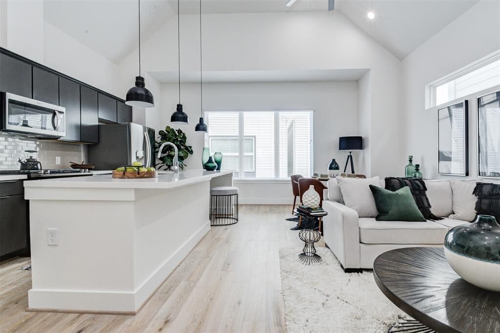 Property Photo:  1218 W 24th Street F  TX 77008 