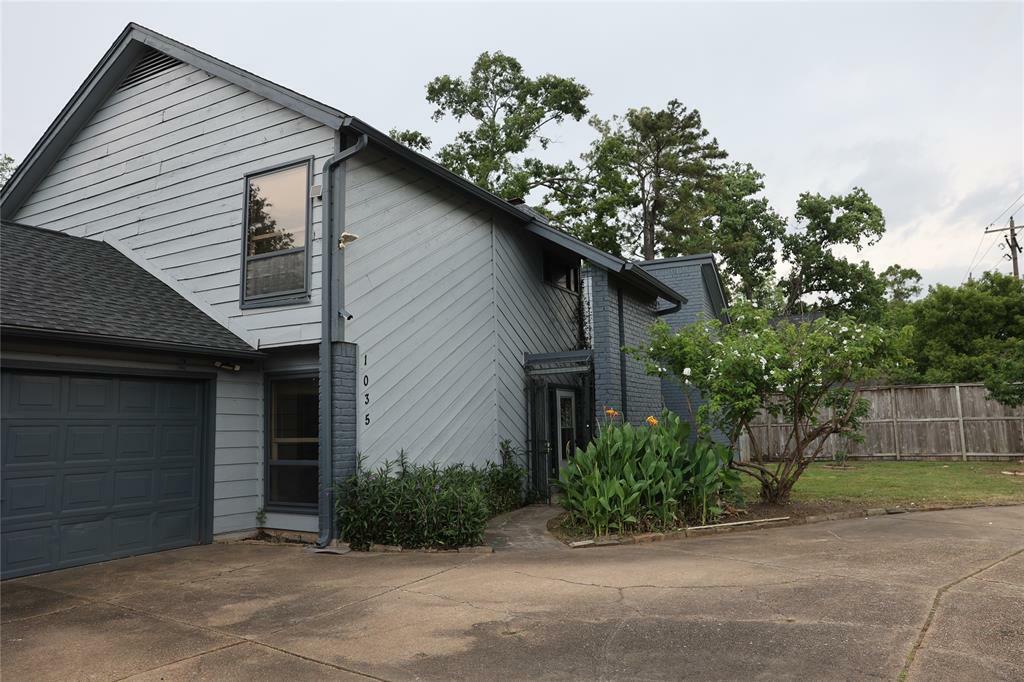 Property Photo: 1035 Wirt Road TX 77055