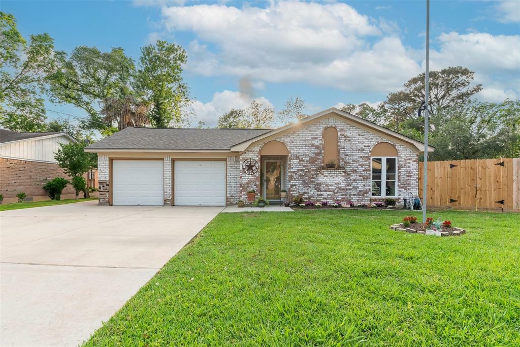 5308 Tanglebriar Drive  Dickinson TX 77539 photo