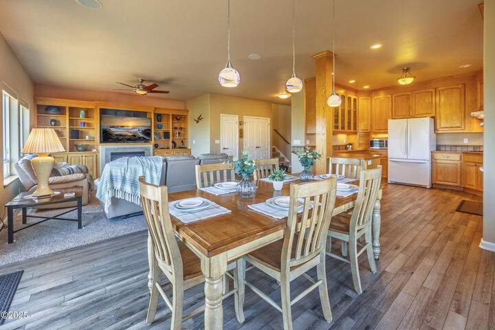 Property Photo: 1587 NW 39th Street OR 97367