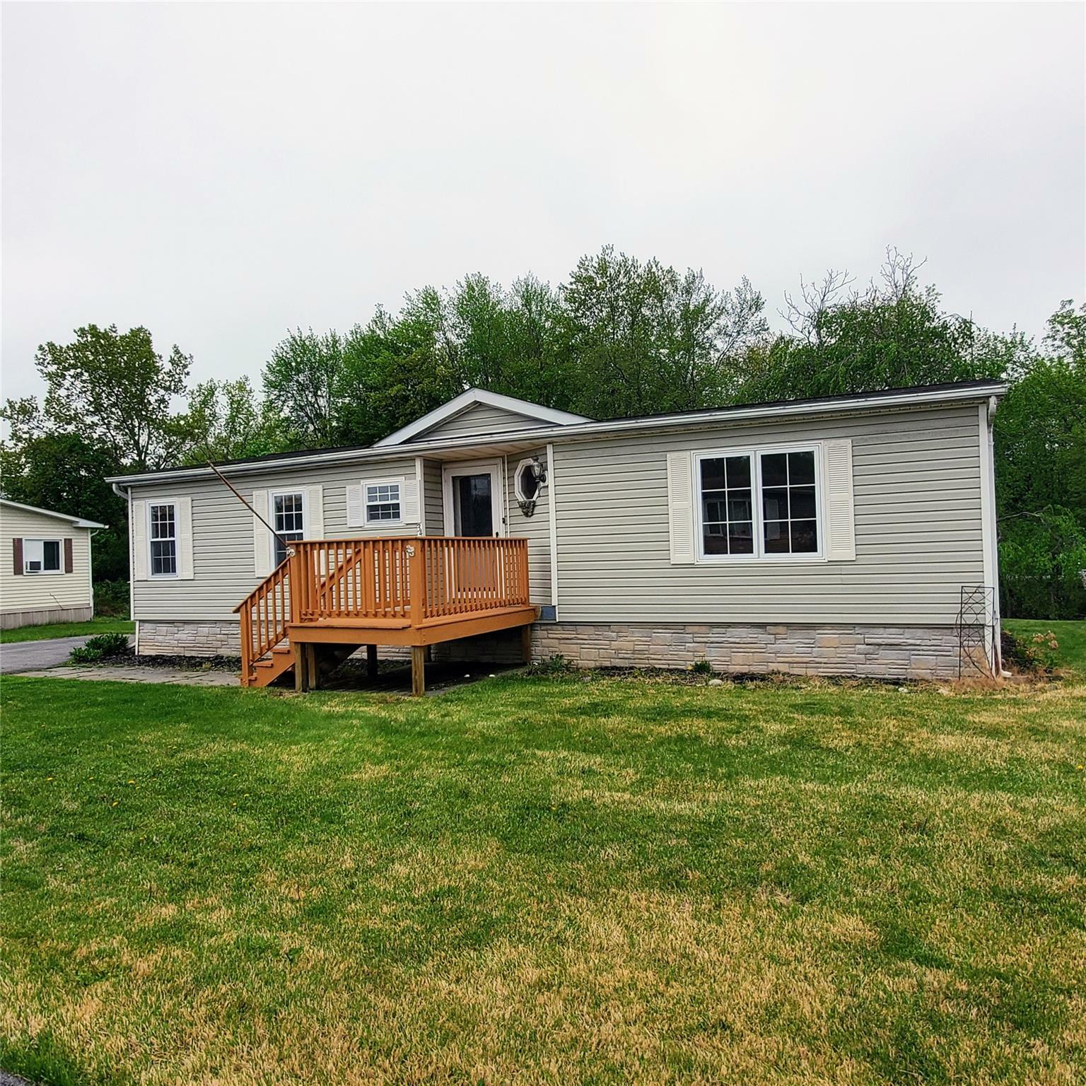 Property Photo: 34 Kens Way NY 12538