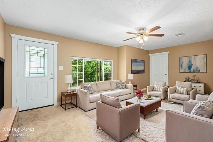 802 W Elder St  Colmesneil TX 75938 photo