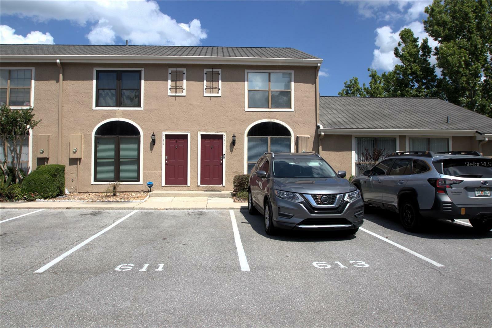Property Photo: 613 Casa Park Court B Court N B FL 32708