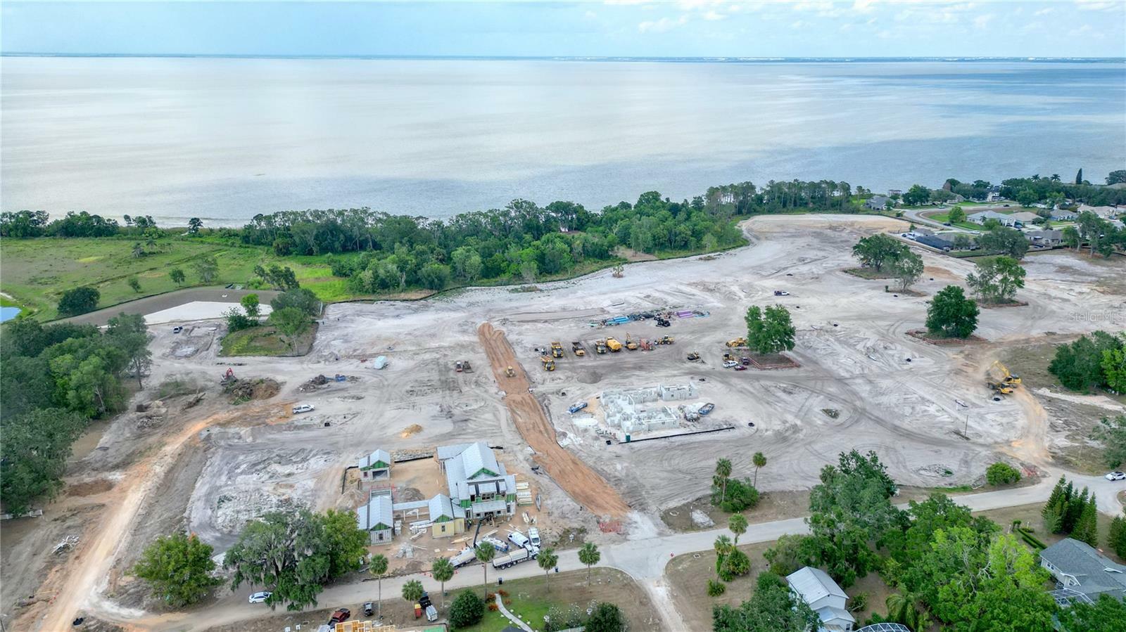 Property Photo: 552 Walker Street FL 34787