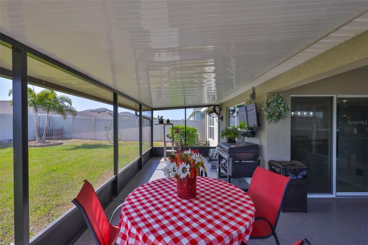 Property Photo: 16704 Sunburst Lake Street FL 33598