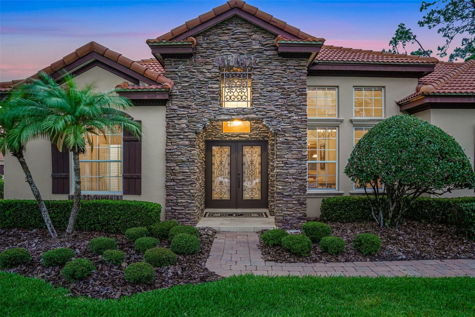 Property Photo: 914 Sweetgum Valley Place FL 32746