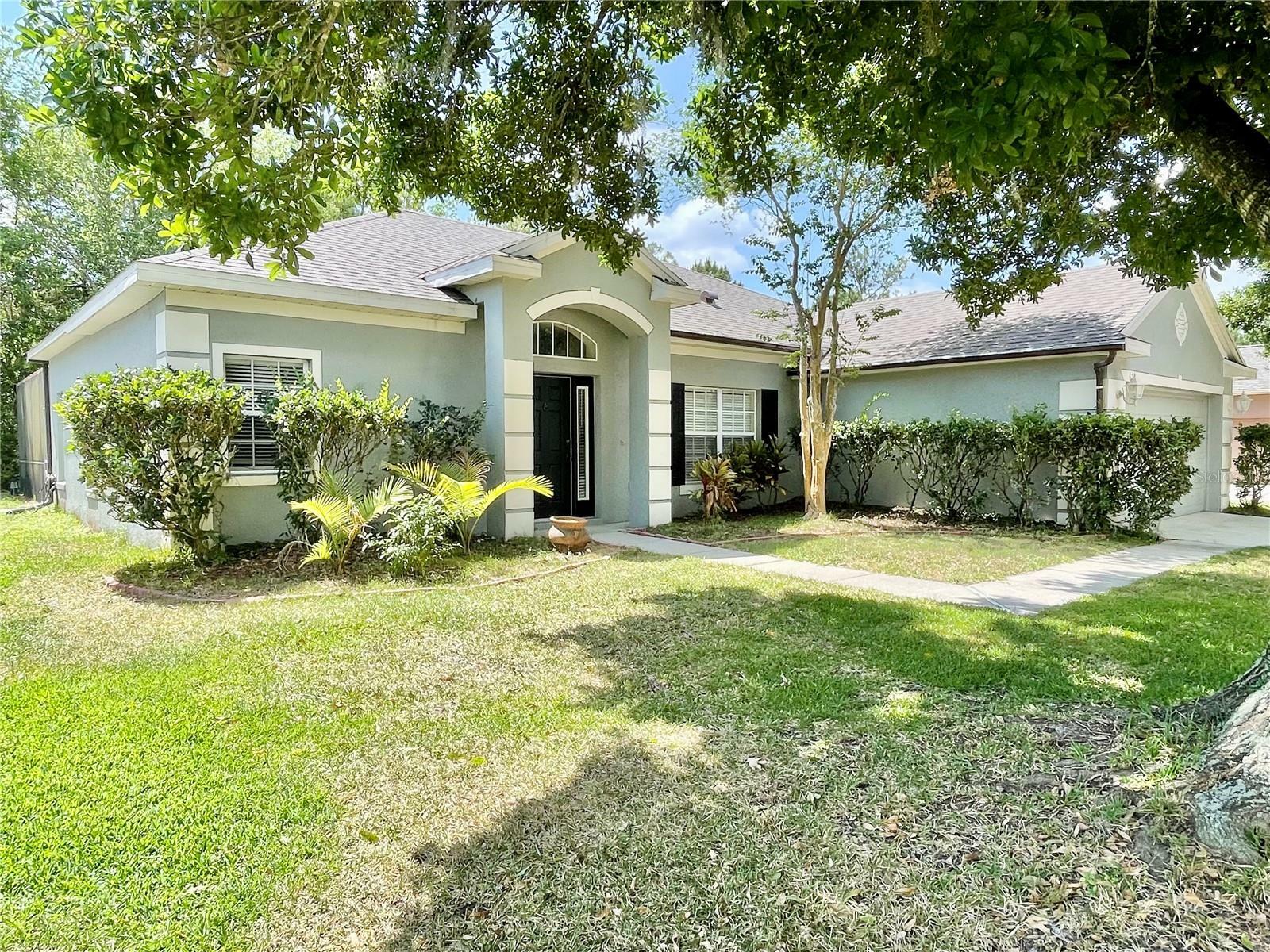 Property Photo: 671 Carey Way FL 32825